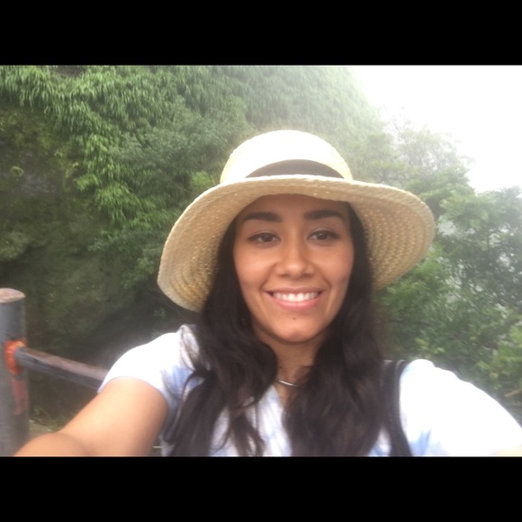 Meet your Posher, Alejandrina - Picture 2 of 2